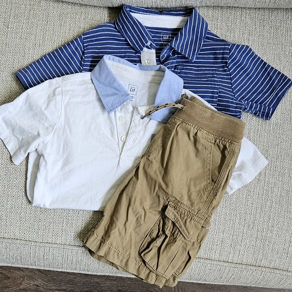 GAP Toddler Boy - 5T - Pull-On Khaki Cargo Shorts and 2 T-shirts